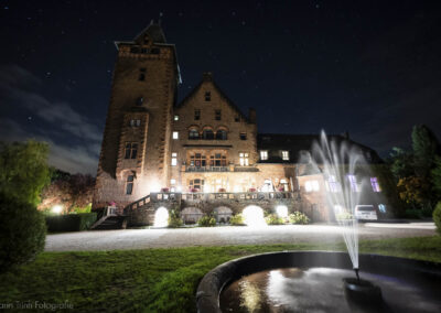 Einer romantische Hochzeit auf Schloss Saareck in Mettlach - Karin Trinh Fotografie